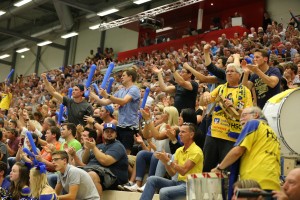 Handball 2. Bundesliga HSG Konstanz - TuS N-Lbbecke 24:28. HSG Fans in der Schnzlehalle.